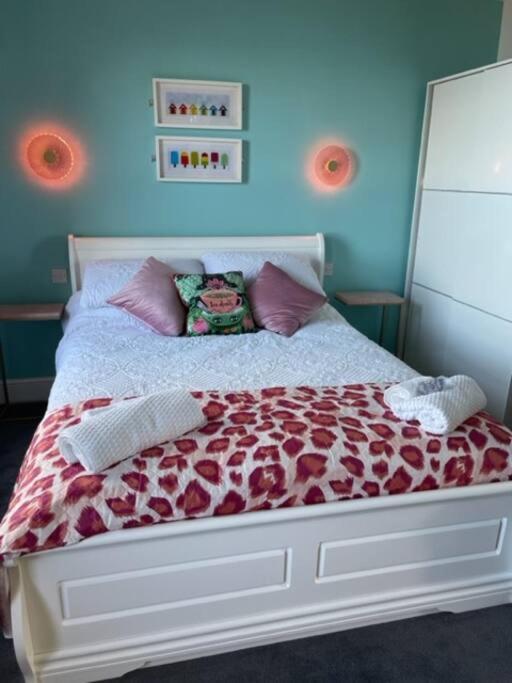 "The Parlour" Seafront Apartment Eastbourne Exteriör bild
